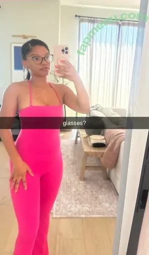 Halle Bailey / chloebaileyyy / hallebailey nude photo #0149
