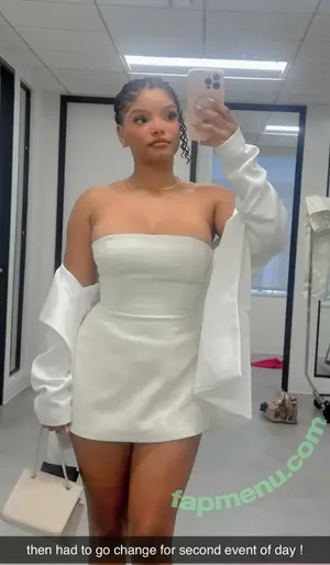Halle Bailey / chloebaileyyy / hallebailey nude photo #0165