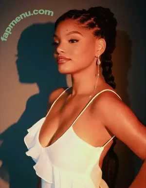Halle Bailey / Little Mermaid / hallebailey nude photo #0176