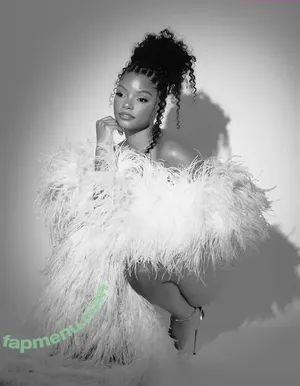 Halle Bailey / Little Mermaid / hallebailey nude photo #0182