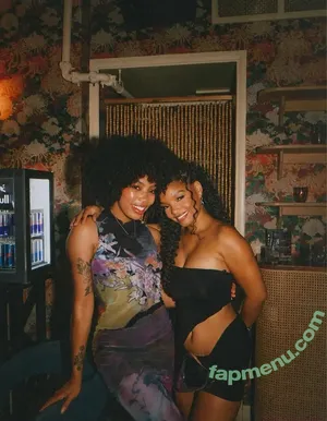 Halle Bailey / Little Mermaid / hallebailey nude photo #0200