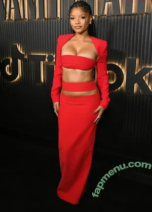 Halle Bailey / Little Mermaid / hallebailey nude photo #0207