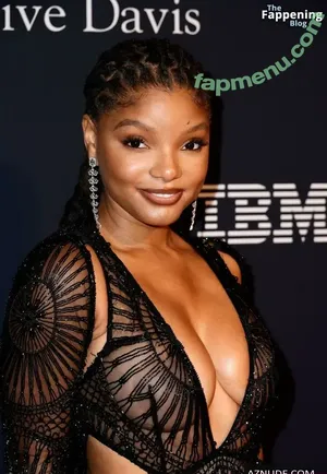 Halle Bailey / Little Mermaid / hallebailey nude photo #0212