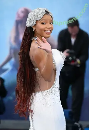 Halle Bailey / Little Mermaid / hallebailey nude photo #0217