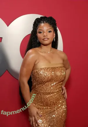 Halle Bailey / Little Mermaid / hallebailey nude photo #0268