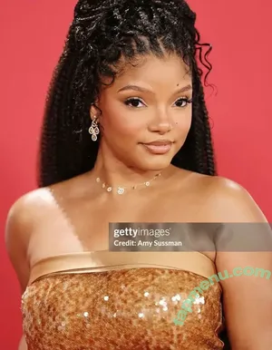 Halle Bailey / Little Mermaid / hallebailey nude photo #0280