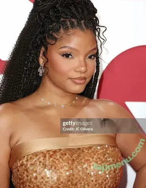 Halle Bailey / Little Mermaid / hallebailey nude photo #0288