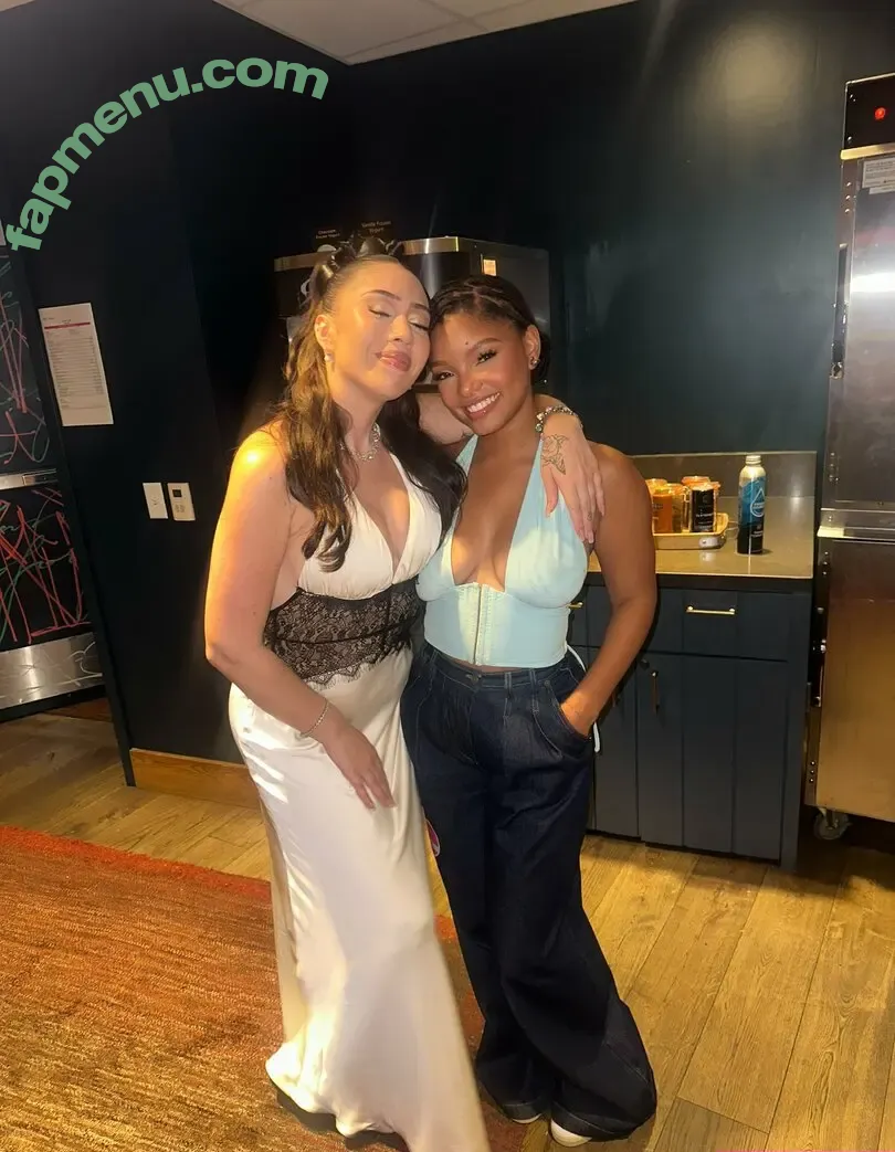 Halle Bailey nude photo #0156 (chloebaileyyy / hallebailey)