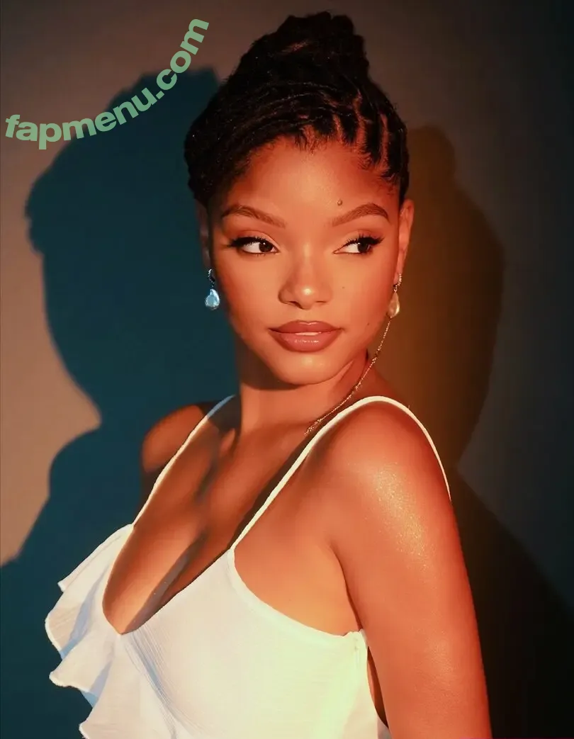 Halle Bailey nude photo #0172 (Little Mermaid / hallebailey)