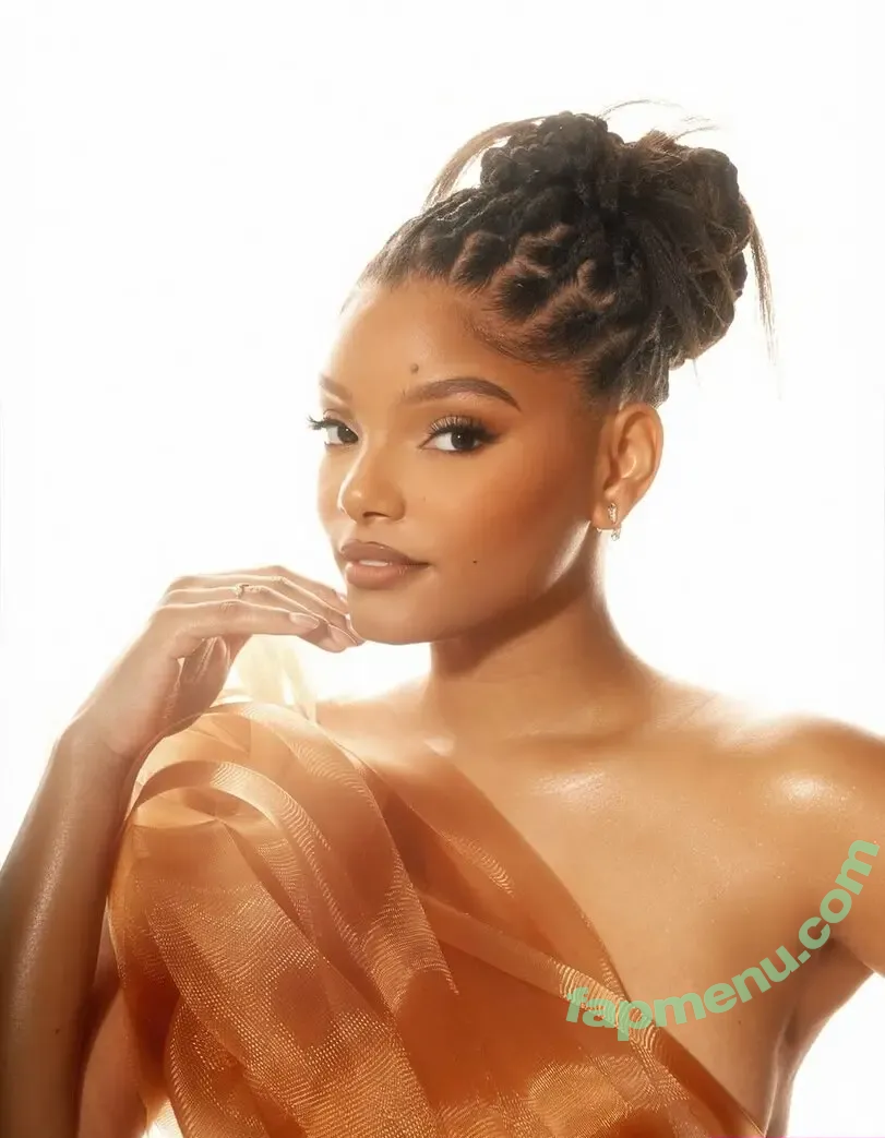 Halle Bailey nude photo #0205 (Little Mermaid / hallebailey)