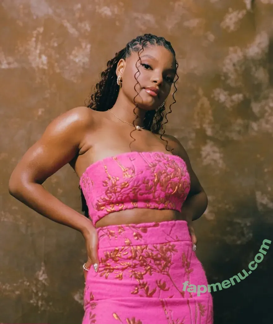 Halle Bailey nude photo #0209 (Little Mermaid / hallebailey)