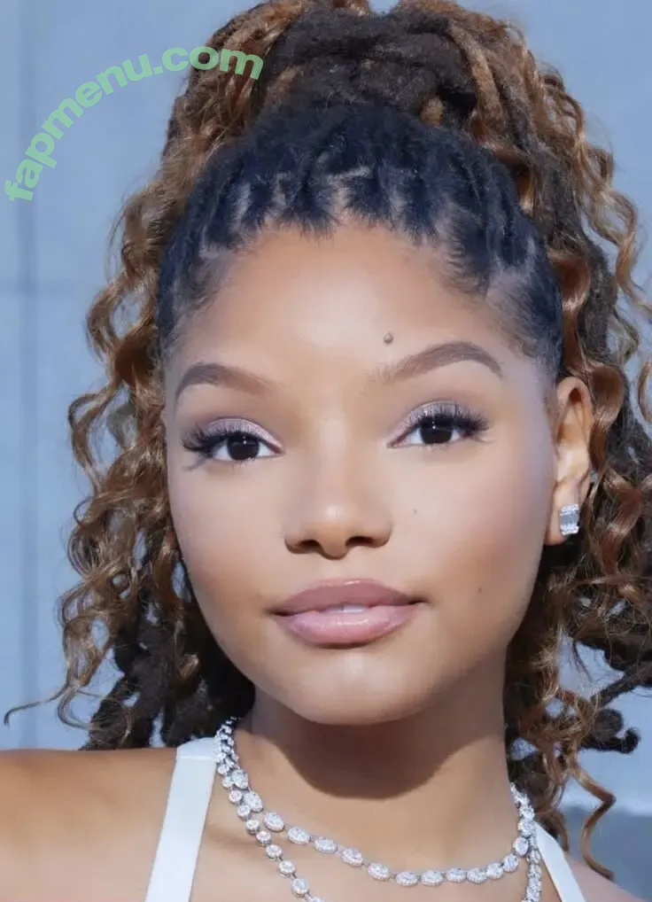 Halle Bailey nude photo #0218 (Little Mermaid / hallebailey)