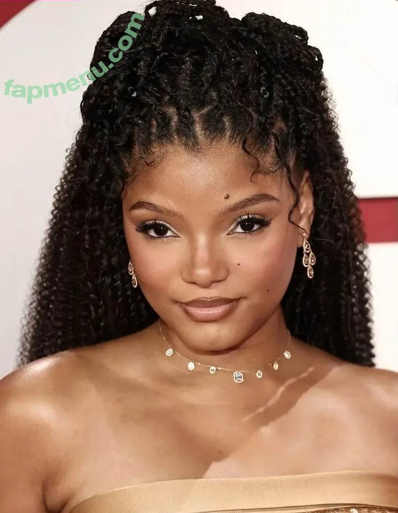 Halle Bailey nude photo #0296 (Little Mermaid / hallebailey)
