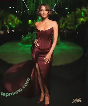 Halle Berry / halleberry / hberry01 nude photo #0770