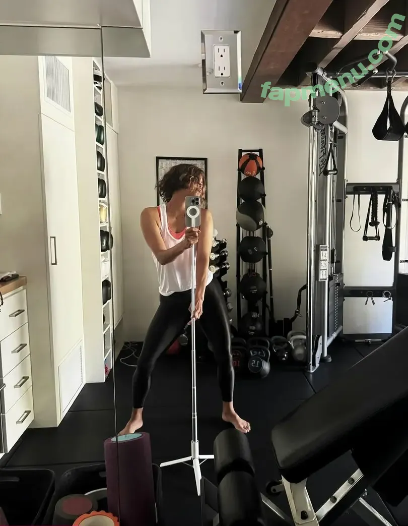 Halle Berry nude photo #0803 (halle_berry / halleberry)