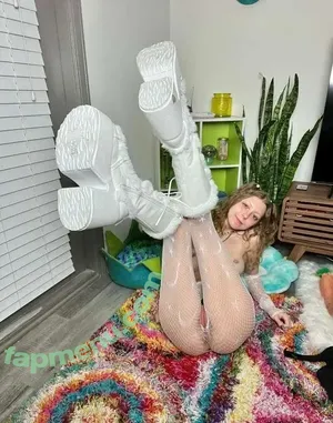 Hallie Gift / craziekitten / giftyhippie nude photo #0597