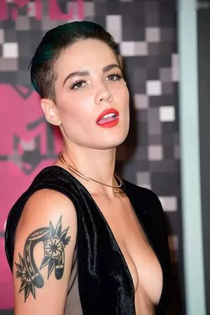 Halsey / iamhalsey / yammahaaa nude photo #0527