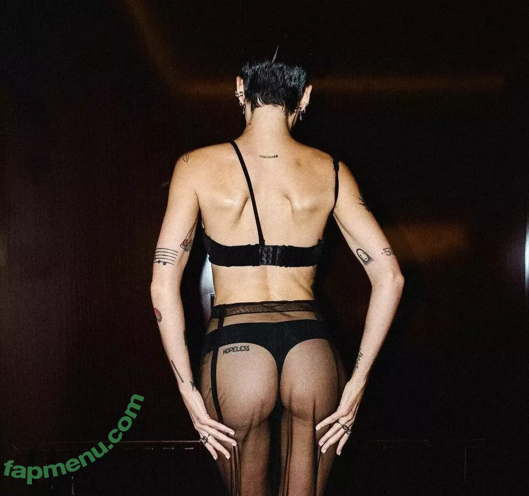 Halsey nude photo #0247 (iamhalsey / yammahaaa)