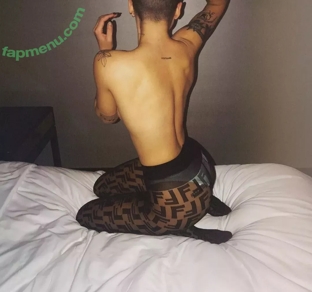 Halsey nude photo #0622 (iamhalsey / yammahaaa)