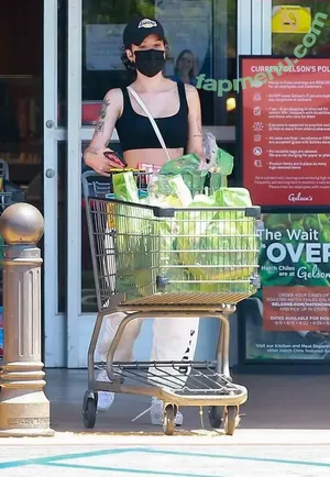 Halsey / iamhalsey / yammahaaa nude photo #1174