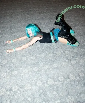 Halsey / iamhalsey nude photo #1277