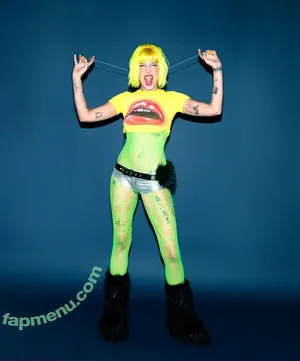 Halsey / iamhalsey nude photo #1282