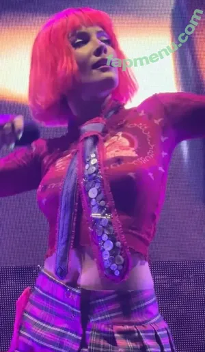 Halsey / iamhalsey nude photo #1294