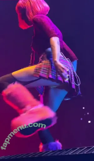 Halsey / iamhalsey nude photo #1300