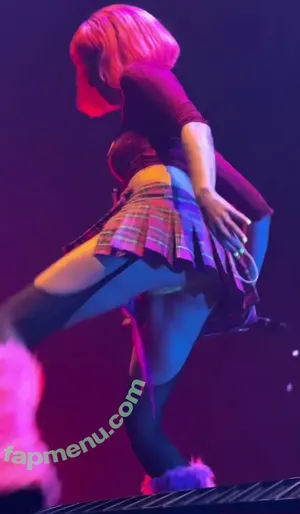 Halsey / iamhalsey nude photo #1302