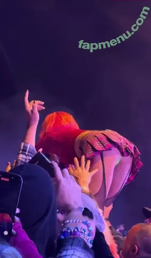 Halsey / iamhalsey nude photo #1317