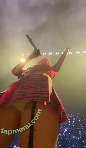 Halsey / iamhalsey nude photo #1323