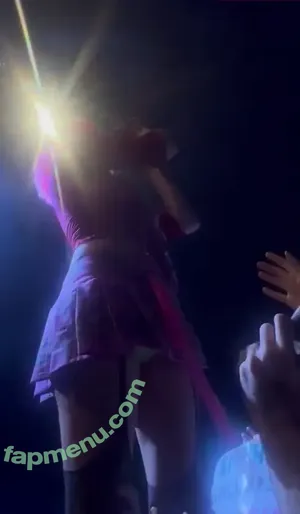 Halsey / iamhalsey nude photo #1327