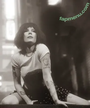Halsey / iamhalsey nude photo #1380