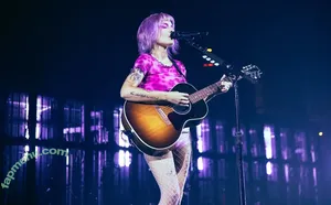 Halsey / iamhalsey nude photo #1398