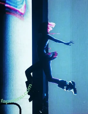 Halsey / iamhalsey nude photo #1406