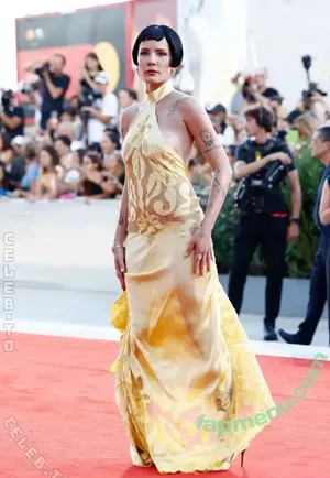 Halsey / iamhalsey nude photo #1510