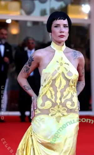 Halsey / iamhalsey nude photo #1512