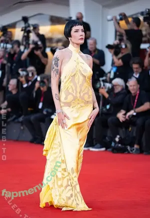 Halsey / iamhalsey nude photo #1515