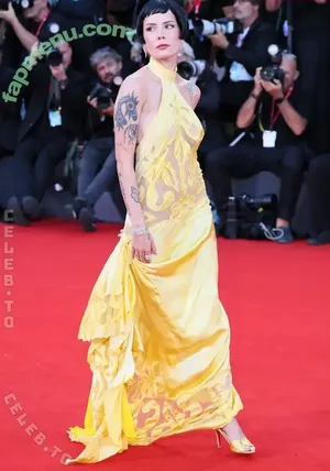 Halsey / iamhalsey nude photo #1518