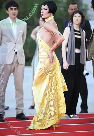 Halsey / iamhalsey nude photo #1521