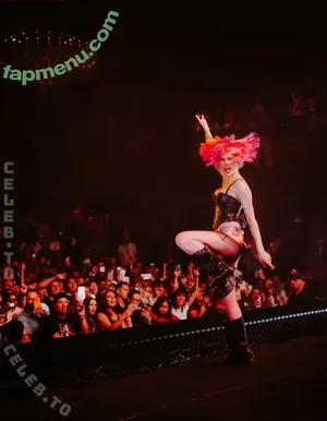 Halsey / iamhalsey nude photo #1541