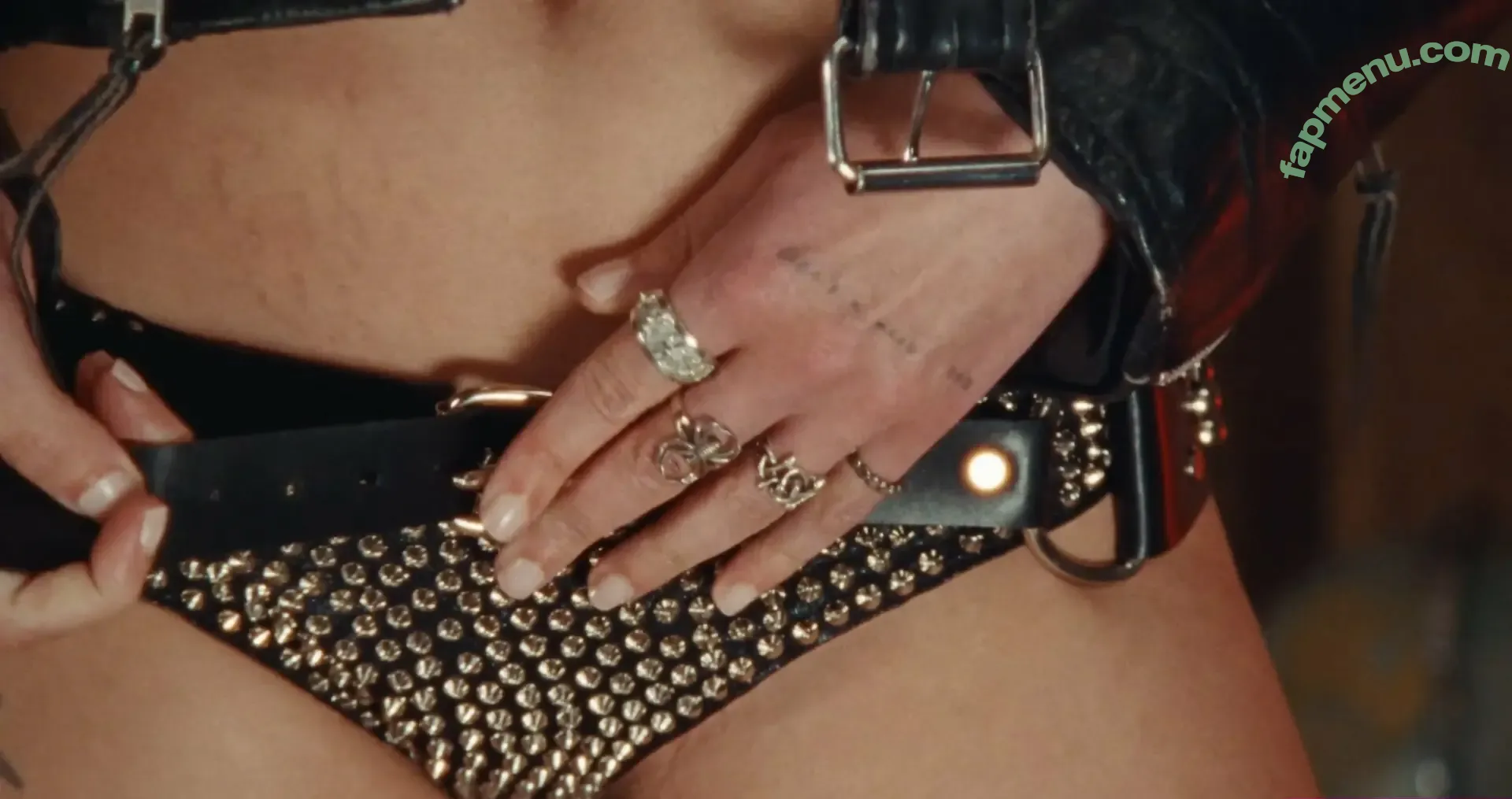 Halsey nude photo #1099 (iamhalsey / yammahaaa)
