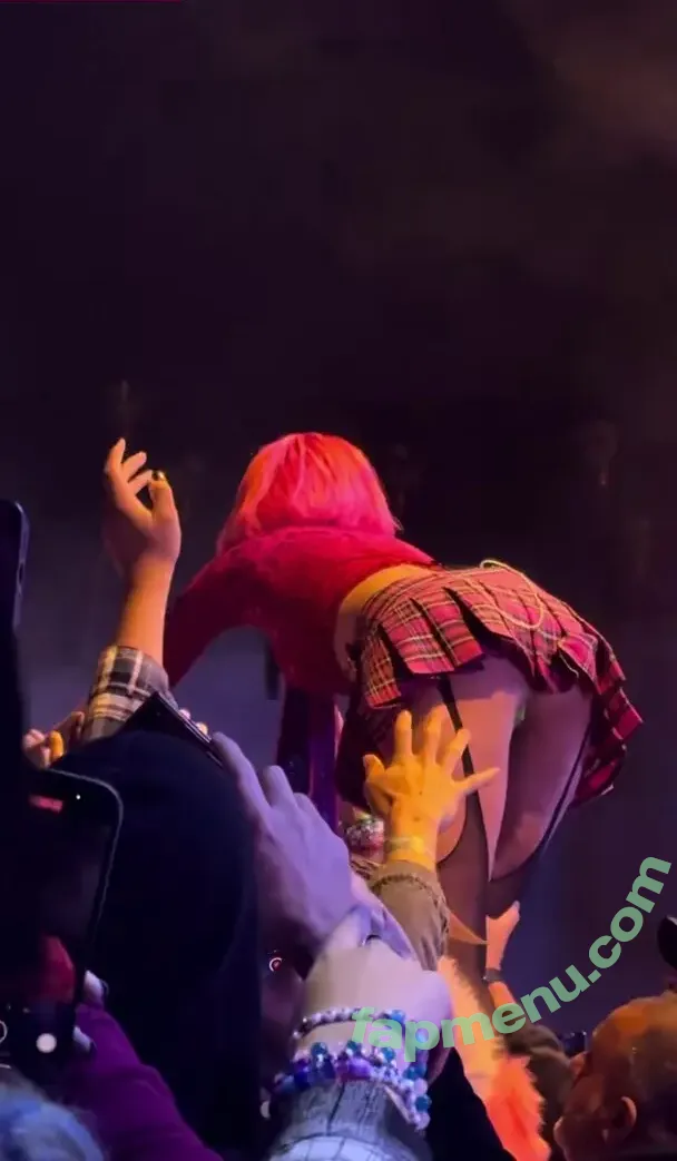 Halsey nude photo #1315 (iamhalsey)