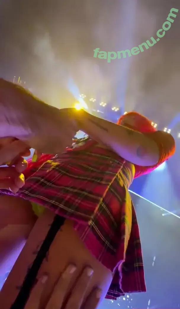 Halsey nude photo #1325 (iamhalsey)