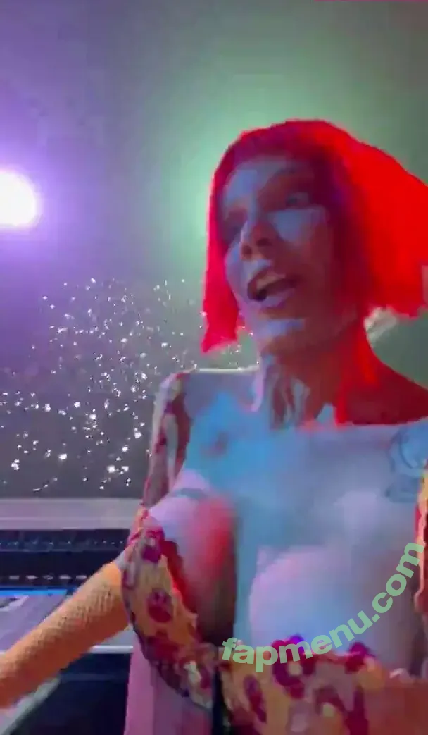 Halsey nude photo #1347 (iamhalsey)