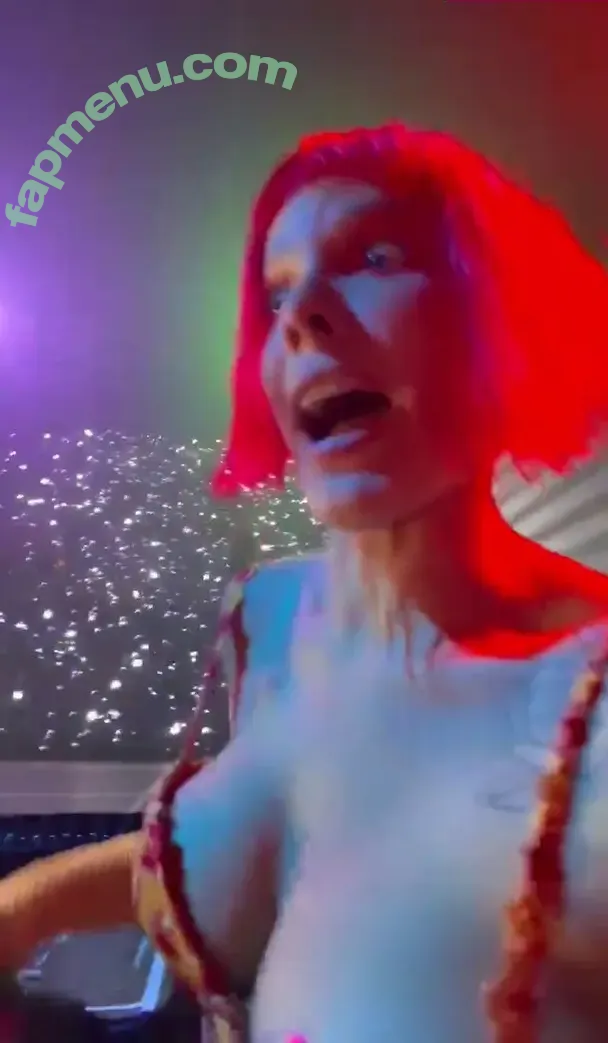 Halsey nude photo #1350 (iamhalsey)