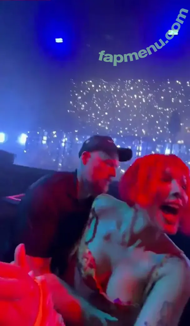 Halsey nude photo #1351 (iamhalsey)