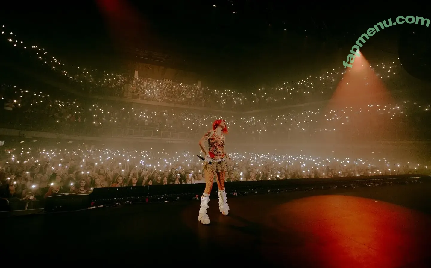 Halsey nude photo #1363 (iamhalsey)