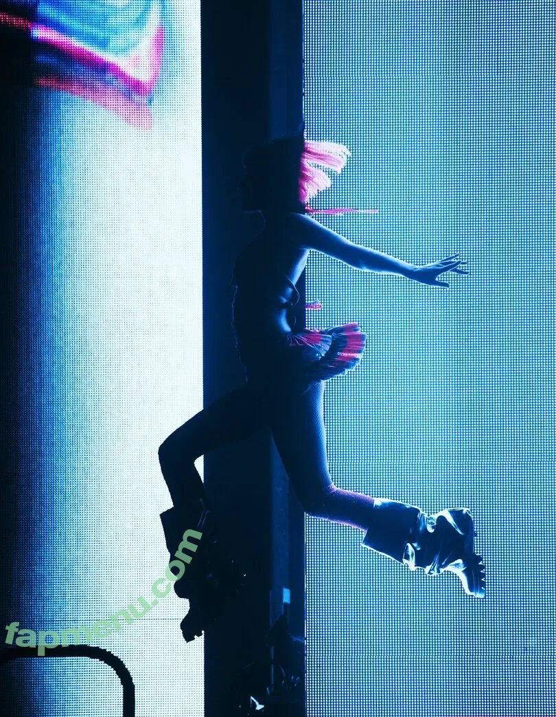 Halsey nude photo #1406 (iamhalsey)