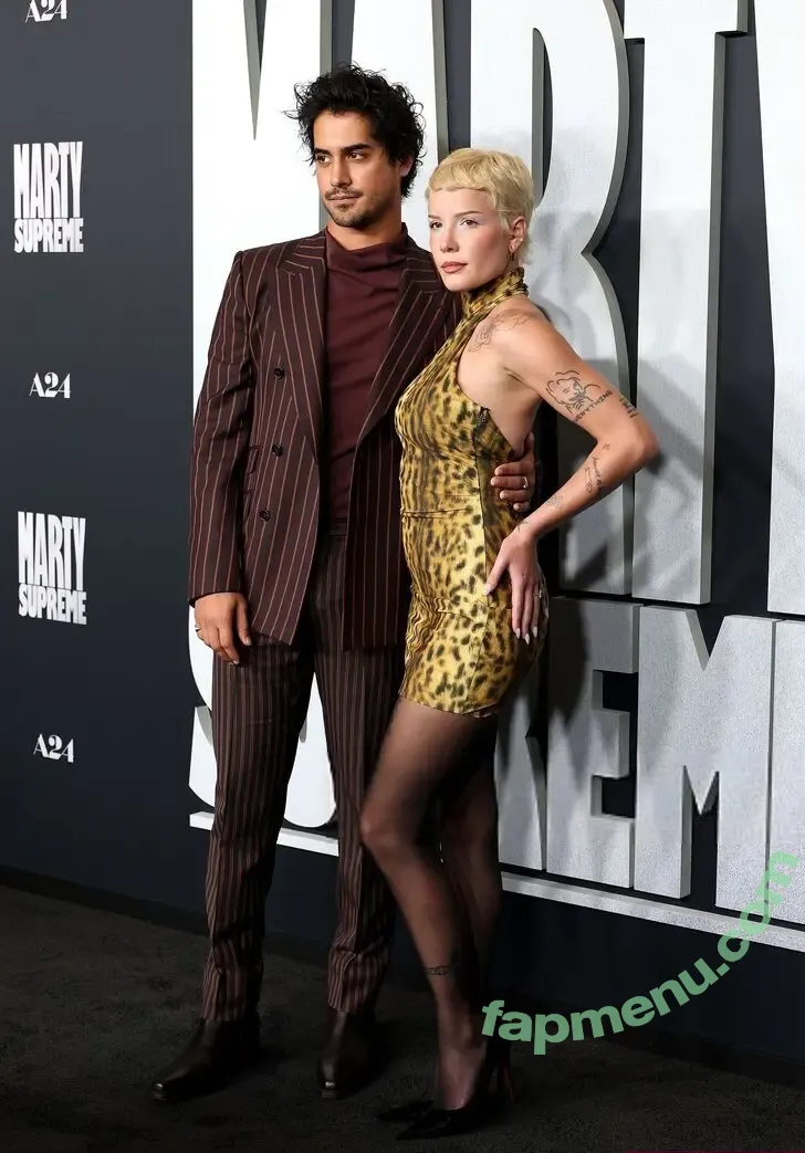 Halsey nude photo #1486 (iamhalsey)